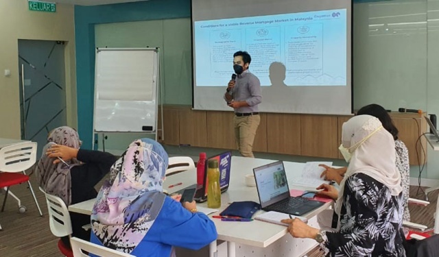 Product Training on Skim Saraan Bercagar to the Employee Provident Fund (EPF) and The Credit Counselling and Debt Management Agency (AKPK)
